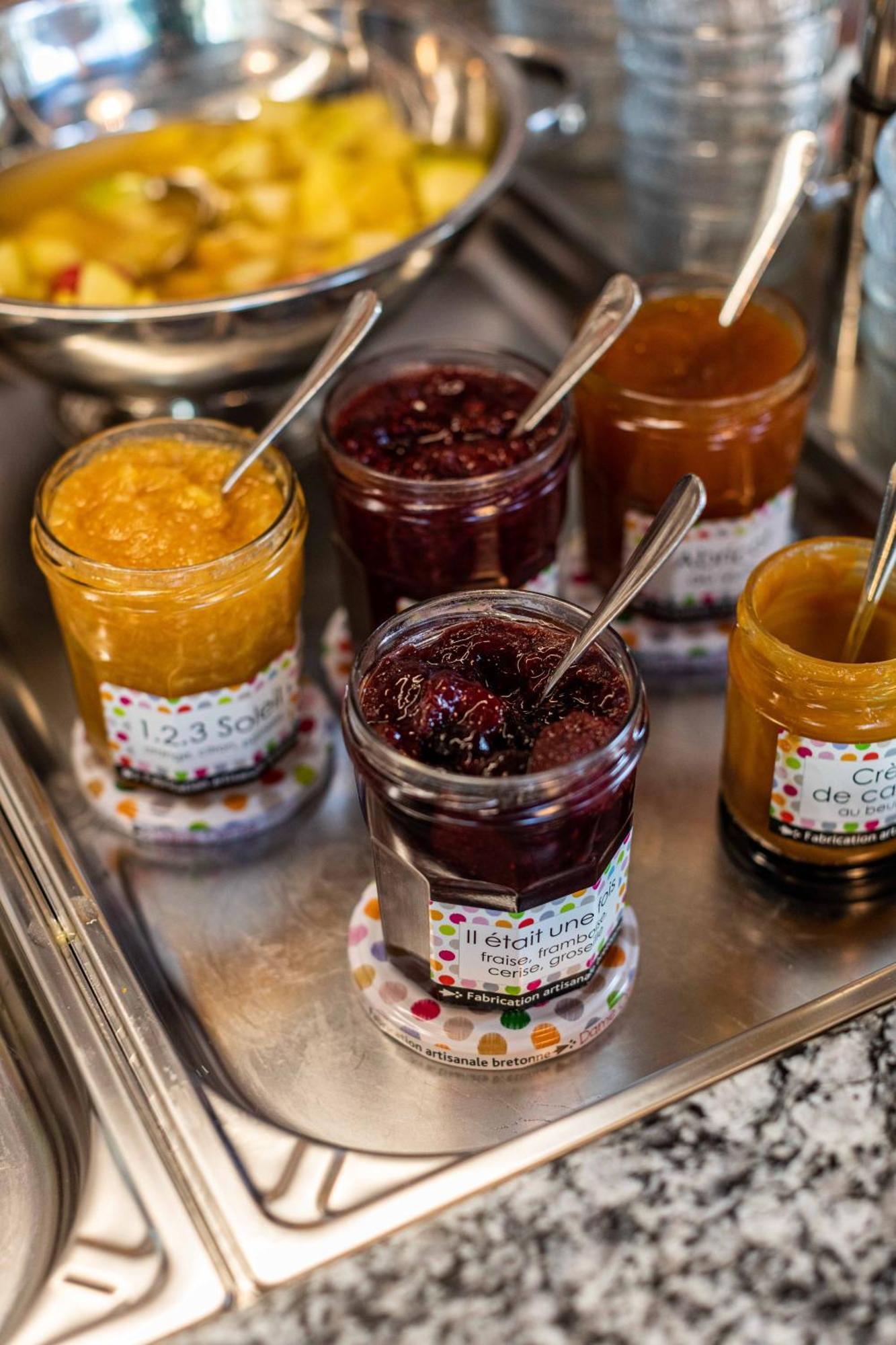 Le Paris Brest Hotel Рен Екстериор снимка